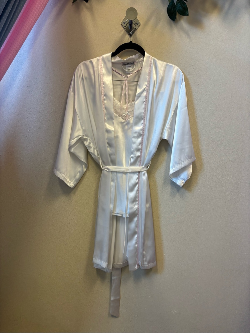 Linea Donatella White Satin Robe with Matching Chemise